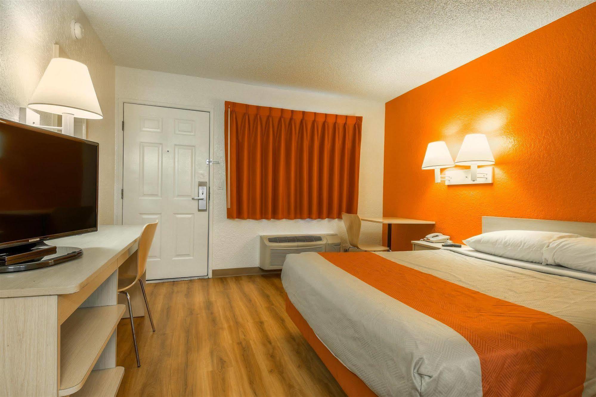 Motel 6-Norwalk, Ca - Los Angeles Dış mekan fotoğraf