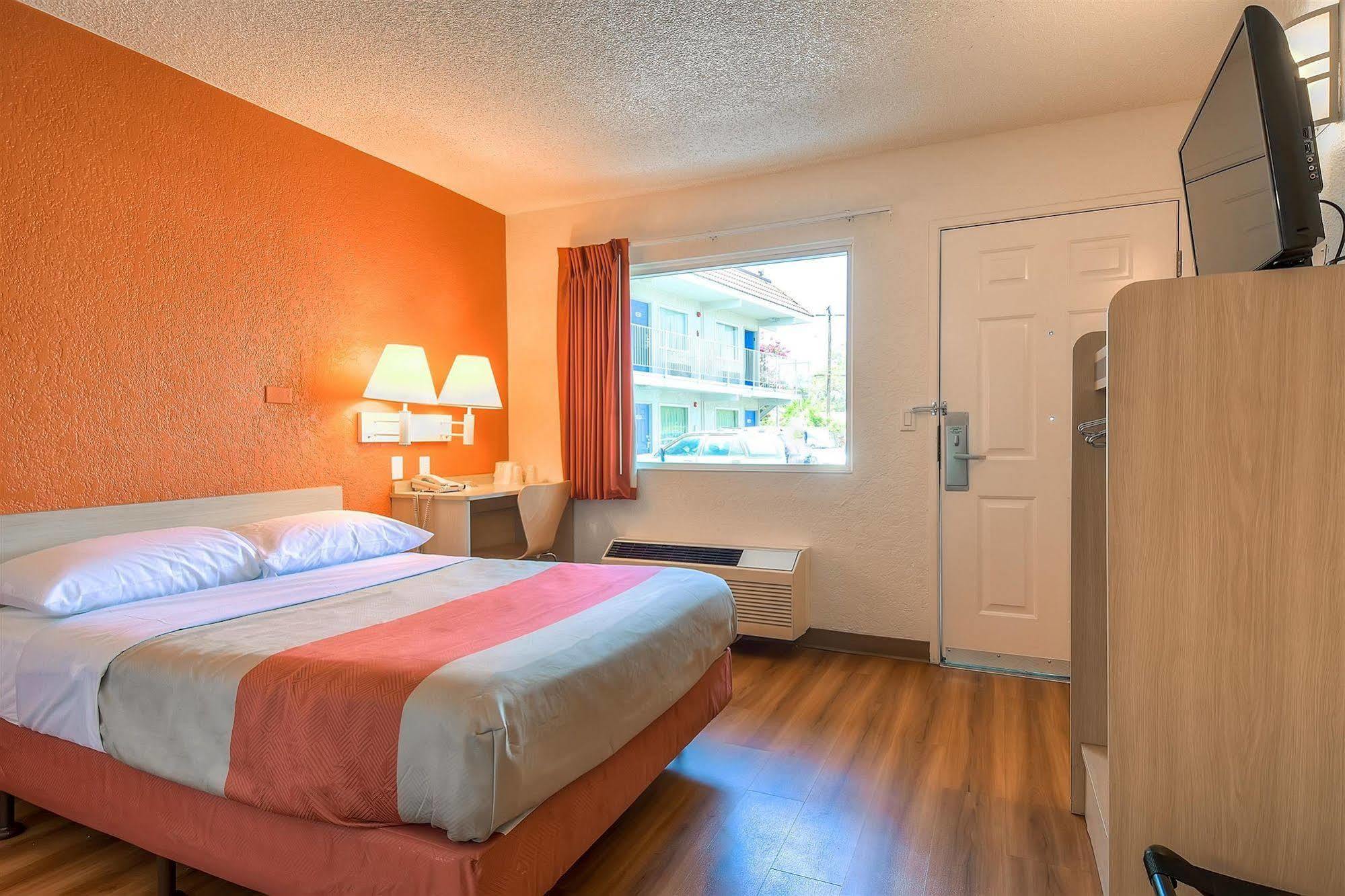 Motel 6-Norwalk, Ca - Los Angeles Dış mekan fotoğraf