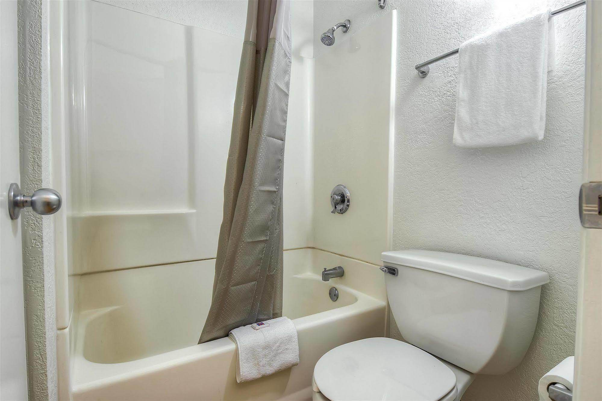 Motel 6-Norwalk, Ca - Los Angeles Dış mekan fotoğraf