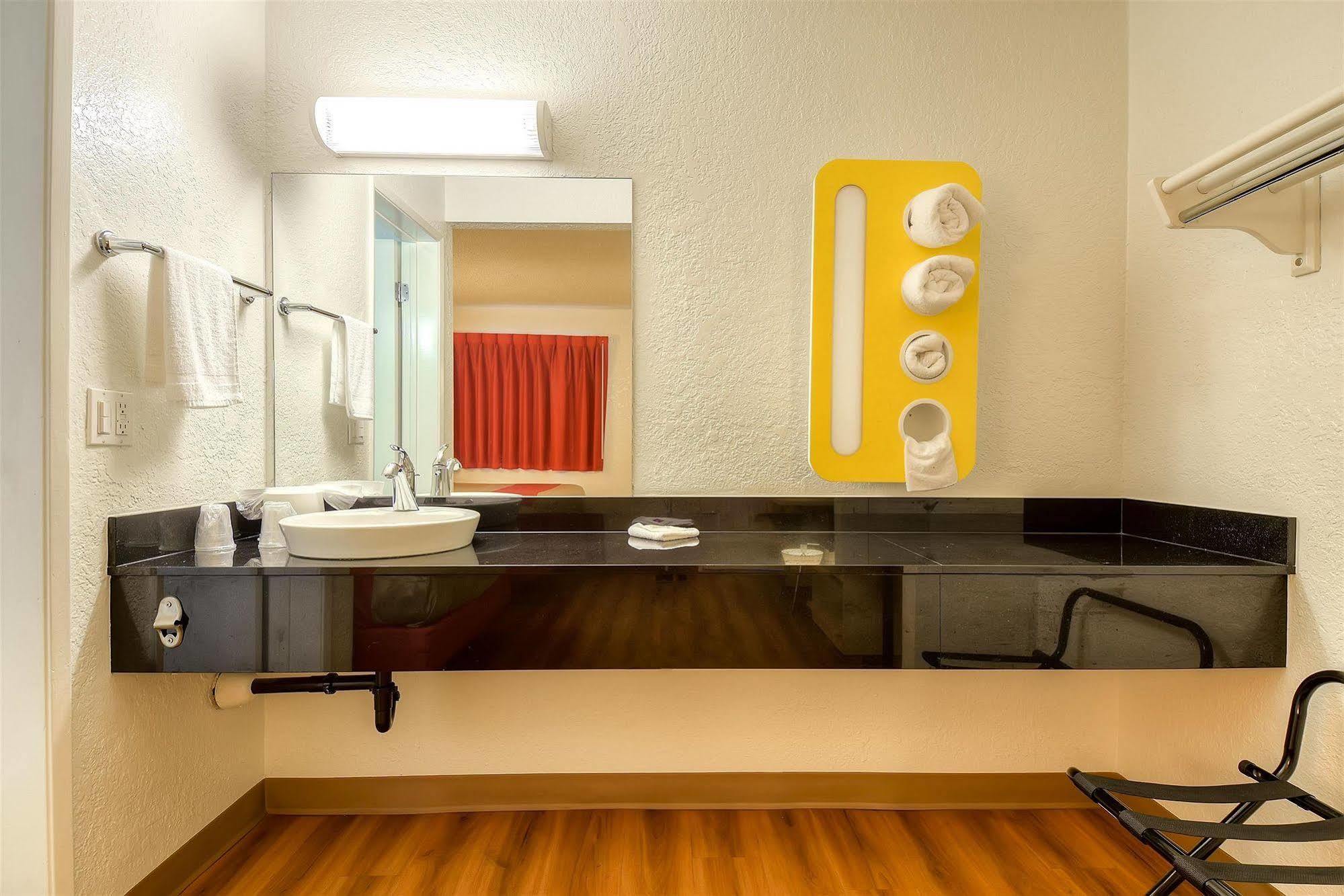 Motel 6-Norwalk, Ca - Los Angeles Dış mekan fotoğraf