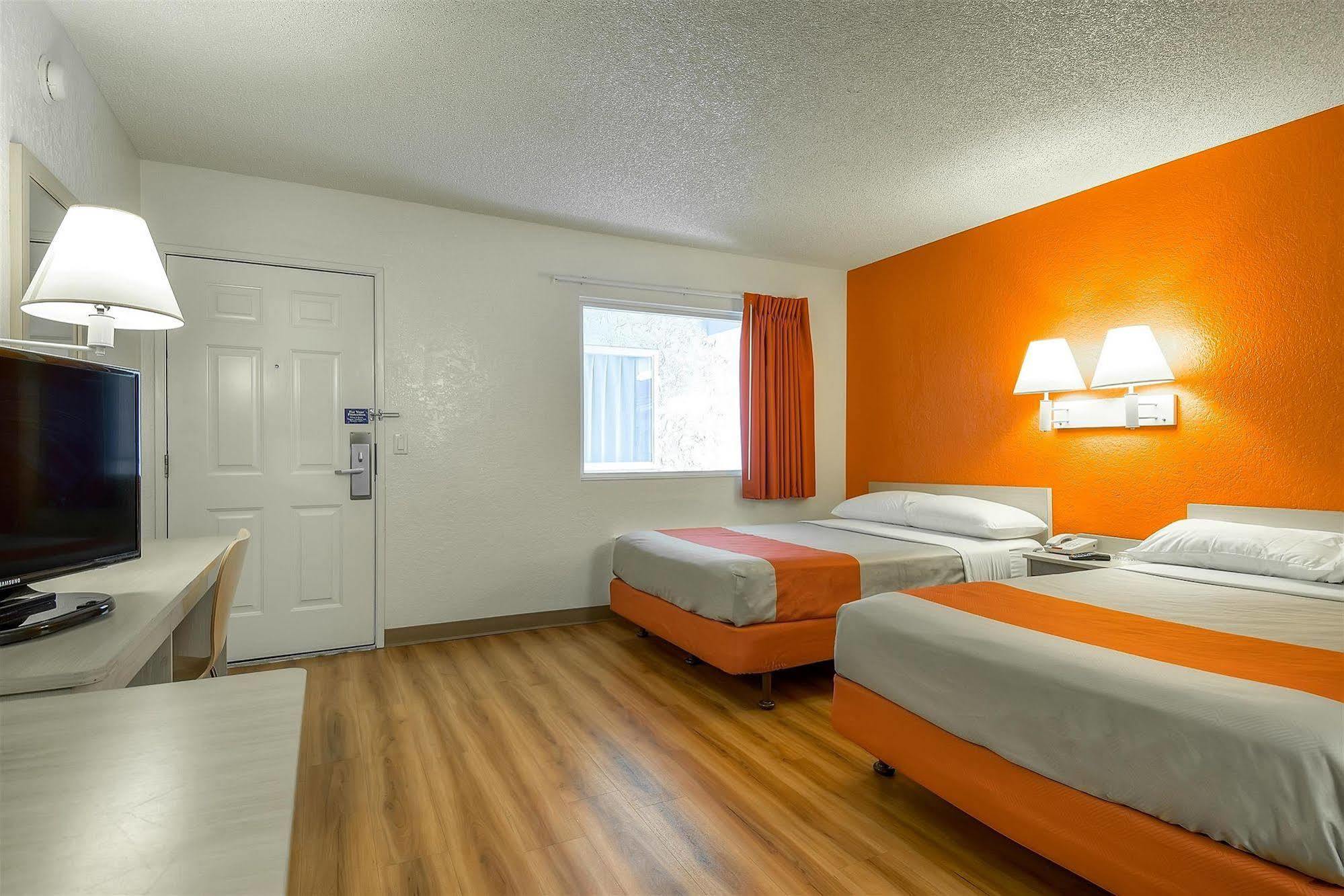 Motel 6-Norwalk, Ca - Los Angeles Dış mekan fotoğraf