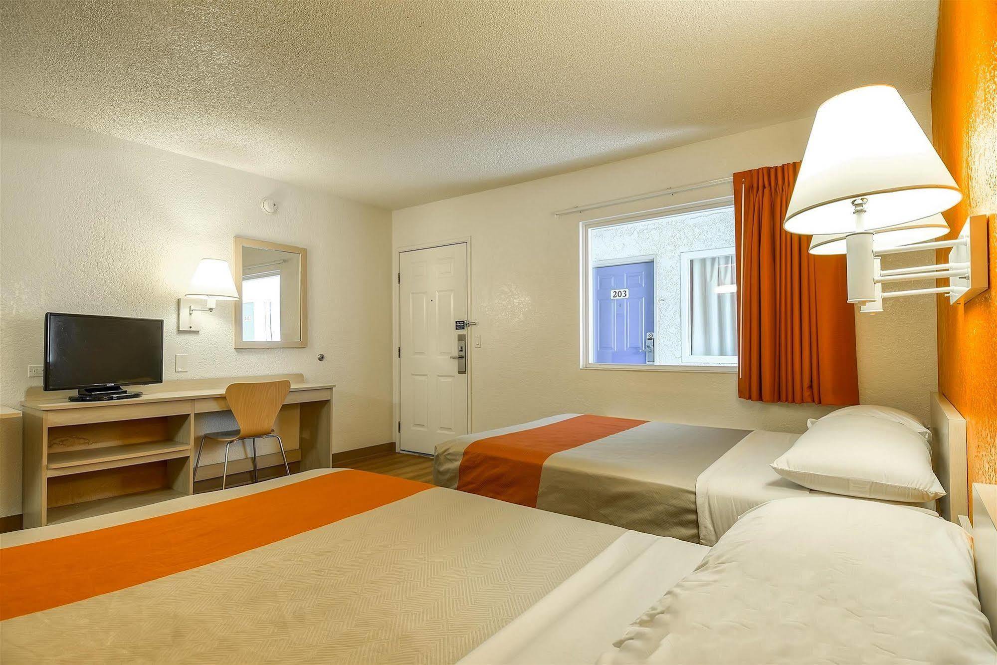 Motel 6-Norwalk, Ca - Los Angeles Dış mekan fotoğraf