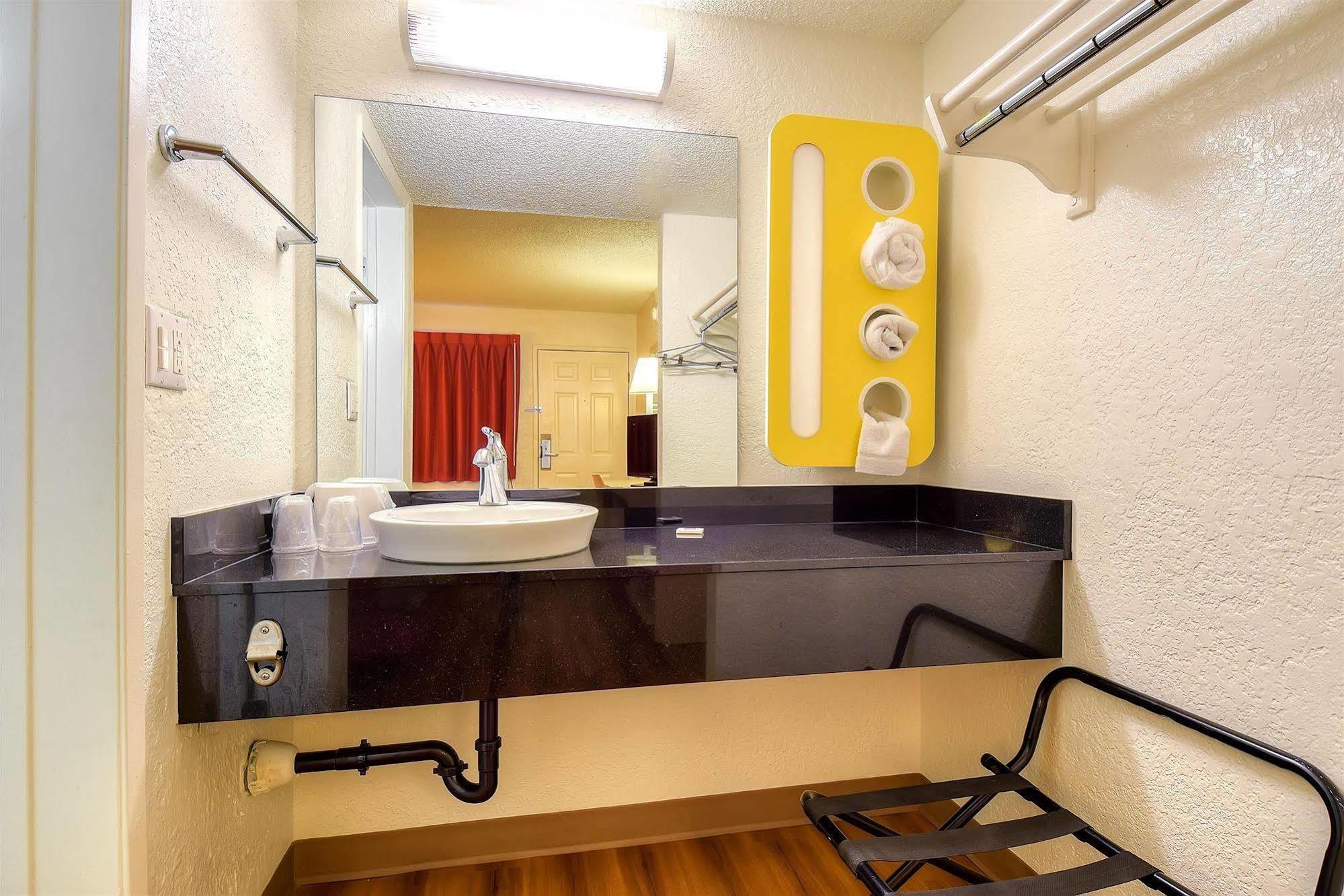 Motel 6-Norwalk, Ca - Los Angeles Dış mekan fotoğraf