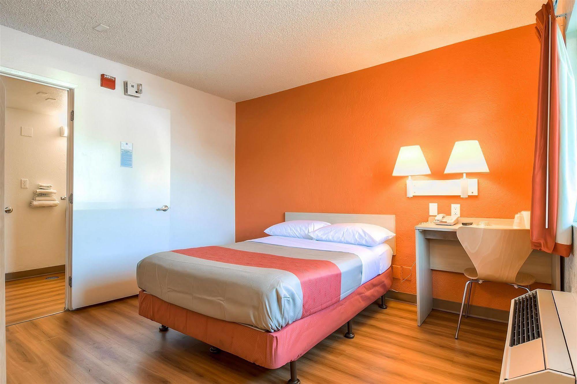 Motel 6-Norwalk, Ca - Los Angeles Dış mekan fotoğraf